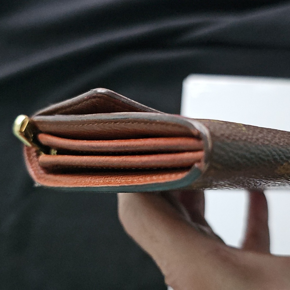 Louis Vuitton Monogram Sara Wallet - Picture 10 of 12